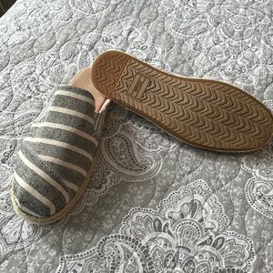 Toms Espadrille flats Size 7